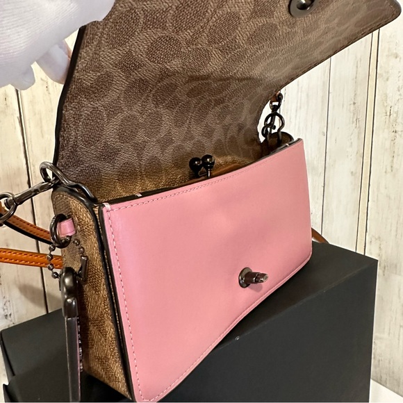 COACH Dinky With Signature Canvas Blocking - Picture 4 of 5